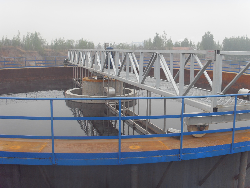 地衛(wèi)環(huán)保刮吸泥機(jī)——節(jié)能環(huán)保，高效凈化水質(zhì)