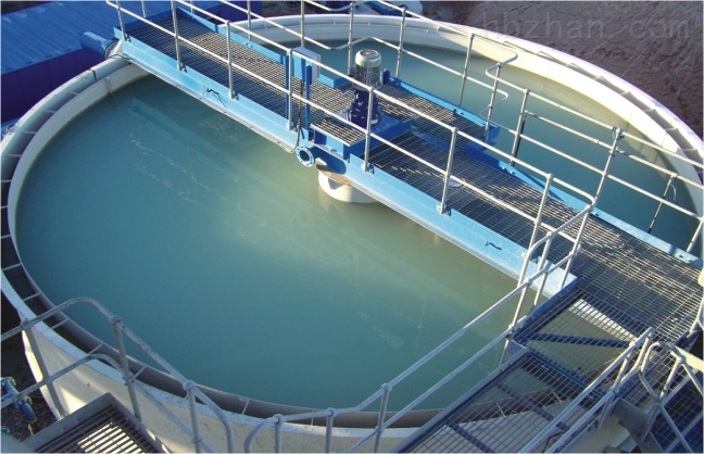 地衛(wèi)環(huán)?？萍糋ZX型中心傳動(dòng)刮吸泥機(jī)工作原理